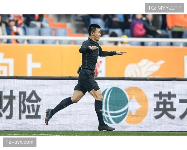 J1联赛VAR再陷争议漩涡,关键判罚引球迷专家激烈争论 J1联赛VAR再陷争议漩涡,关键判罚引球迷专家激烈争论