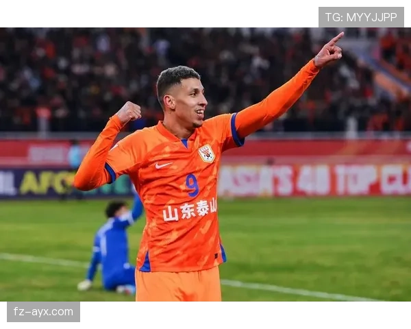 解析山东泰山双线争冠困境，阵容疲劳问题与战术依赖如何影响球队崛起！