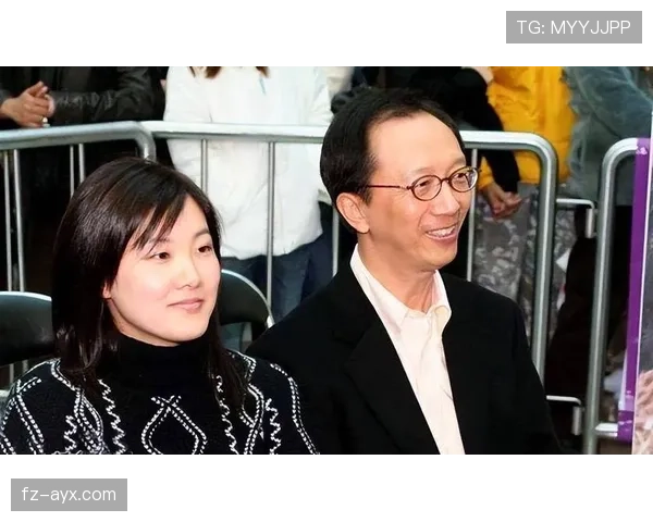 伏明霞当年跳水赚的钱，够她老公梁锦松打几辈子高尔夫？