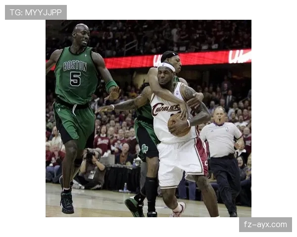 保罗·皮尔斯投篮效率提升明显，关键时刻单打能力领先队友